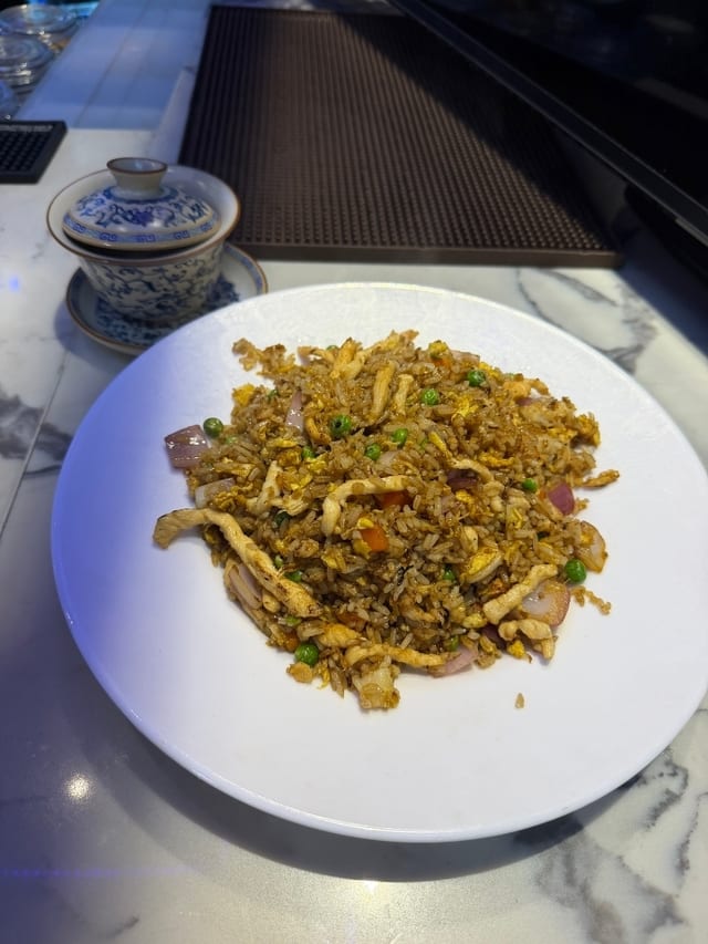 Reren Fried Rice With Chicken 鸡肉炒饭.