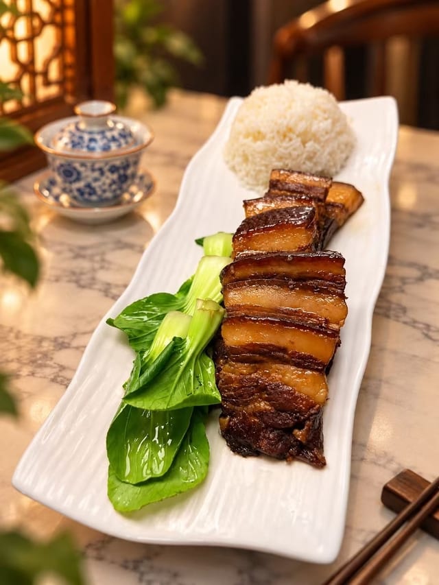 Signature Braised Pork 鲁米把子肉.