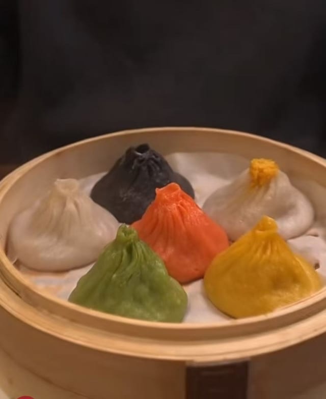 Lucky Six Soup Dumpling 上海六福小笼包 (6).